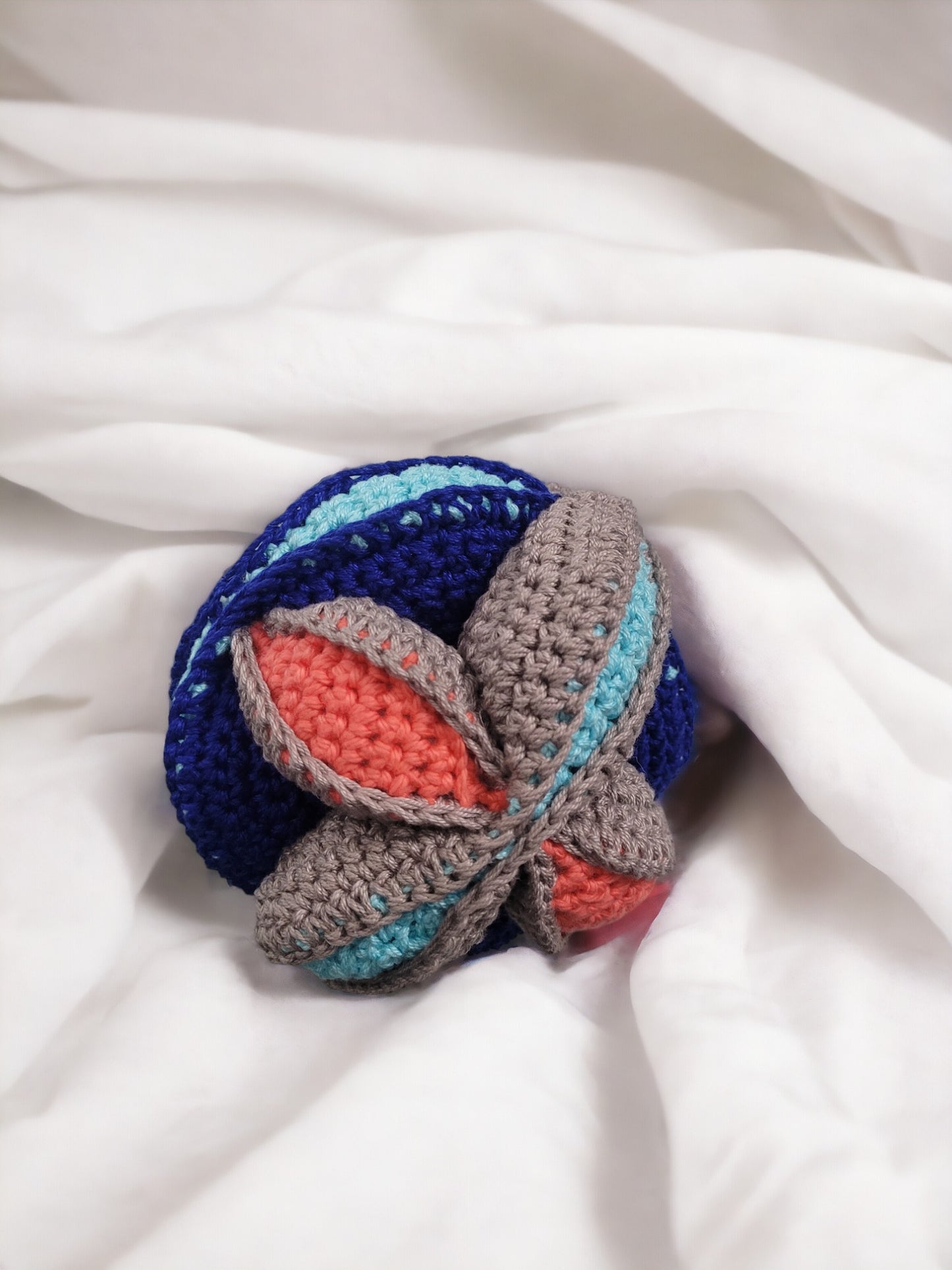 Amish Puzzle Ball