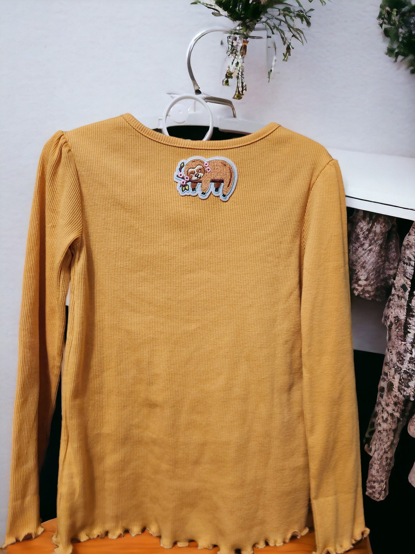 Mustard Llama -Lone Sleeve