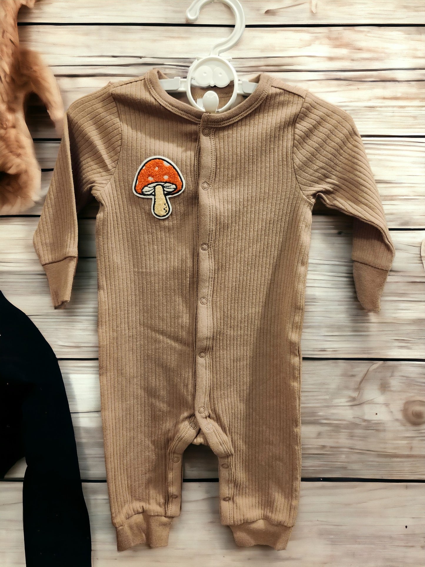 Button Suit